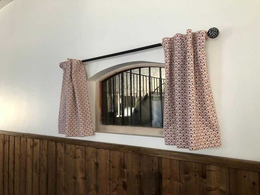 Logement Insolite Au Coeur D'Une Ecurie Arles Zewnętrze zdjęcie